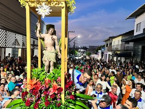 São Sebastião reúne multidão durante procissão do co-padroeiro
