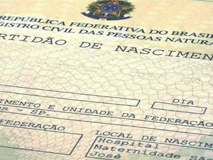 Avó entra na Justiça para mudar nome do neto registrado como 'Lúcifer'