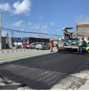 Pavimentação em obra de ampliação da Menino Marcelo alcança mais de 80% de conclusão