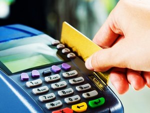 Endividamento sobe e chega a mais de 60% das famílias