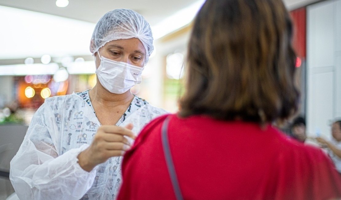 Após surto de Miningite, Saúde realiza vacinação de bloqueio em diversos pontos de Maceió