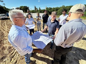CAF e Seinfra fazem visita técnica às obras de saneamento e abastecimento de água no Litoral Norte