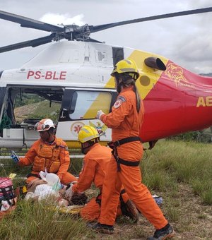 DEA é acionado para resgatar vítimas de acidente na BR 101, em Joaquim Gomes