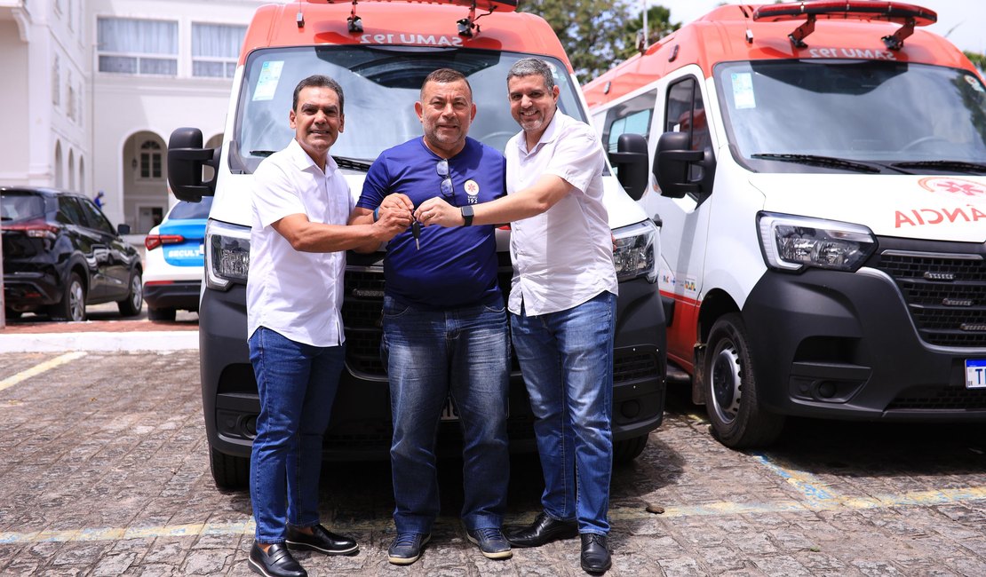 São Sebastião recebe nova ambulância para reforçar o atendimento do SAMU