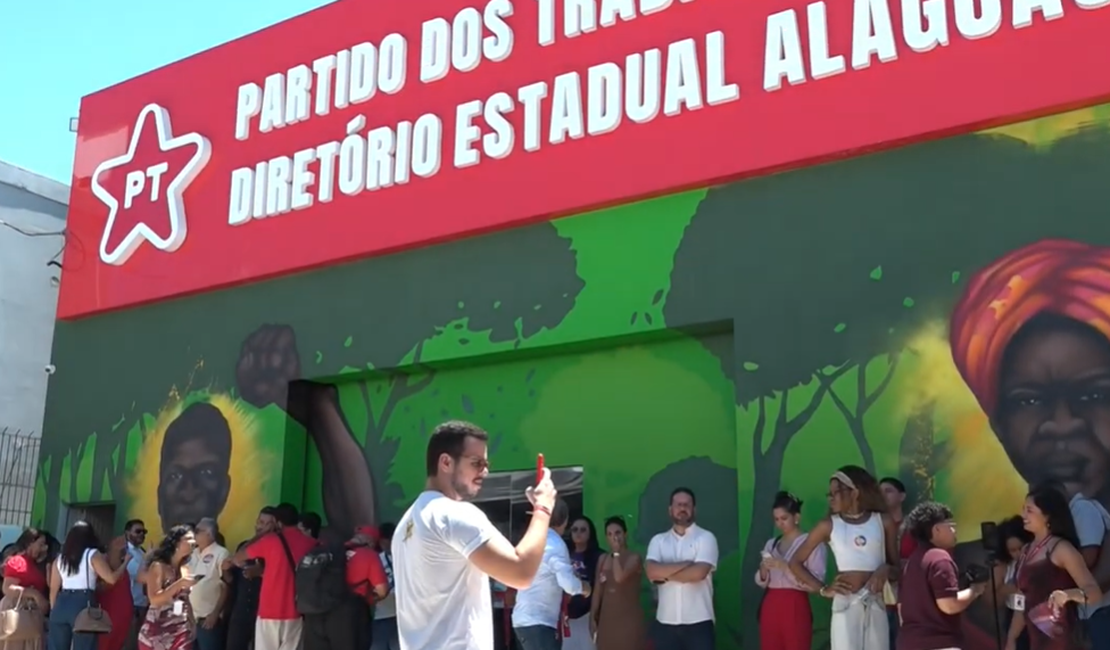 [Vídeo] PT inaugura nova sede em Maceió com auditório e loja de produtos do partido