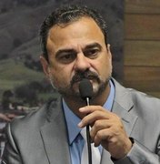 População pede volta de prefeito preso acusado de espancar esposa