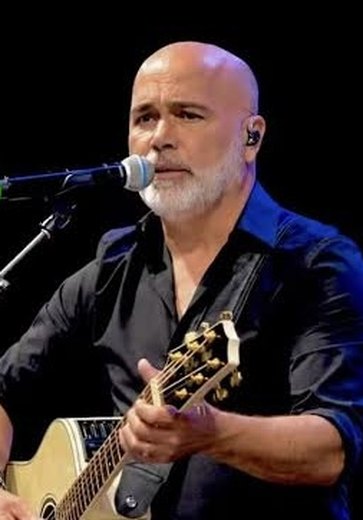 Velório do cantor Rick é realizado no Cemitério Pax, em Sorocaba