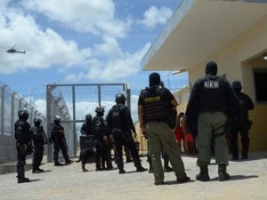 Estado transfere 251 reeducandos para penitenciária de segurança máxima na capital
