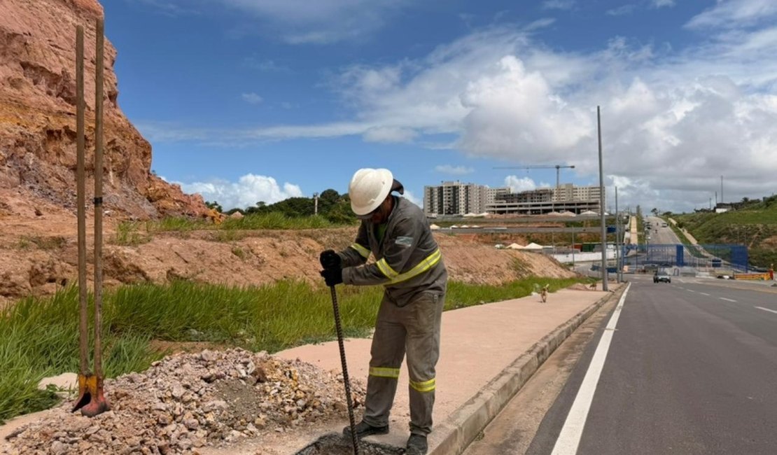 Prefeitura implanta rede de iluminação pública em nova avenida de Cruz das Almas