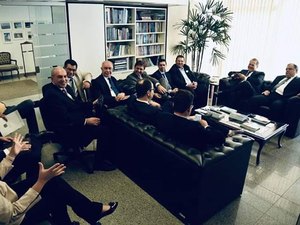  Prefeito de Craíbas se reúne com parlamentares alagoanos em Brasília