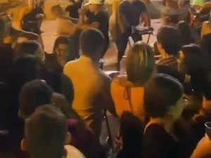 [Vídeo] Jovens entram em confusão generalizada durante festividade em Piranhas