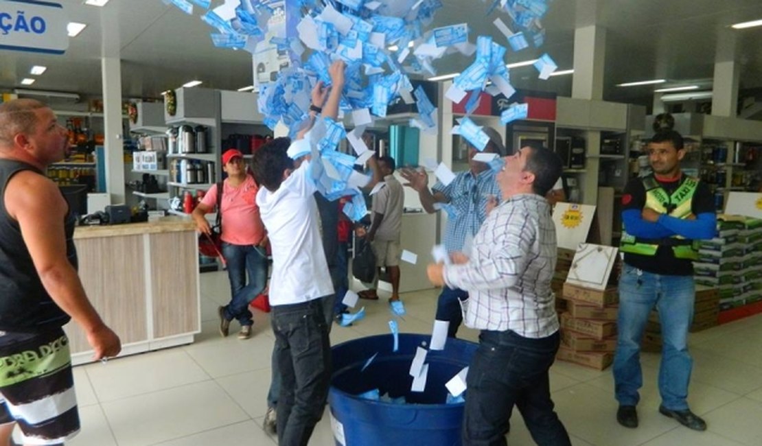 Comercial Lopes sorteou dez super prêmios da campanha de Natal