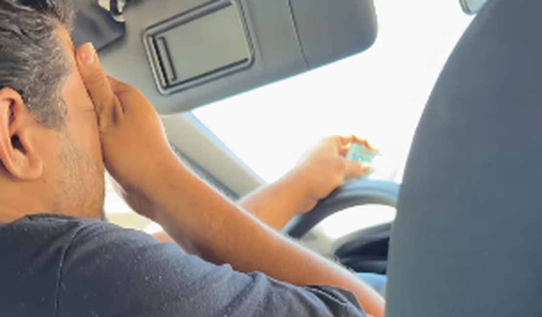 Passageira tem ato de empatia com Uber e vídeo emociona internautas