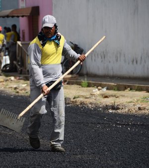 Obras de drenagem e pavimentação beneficiam mais de 200 ruas na parte alta