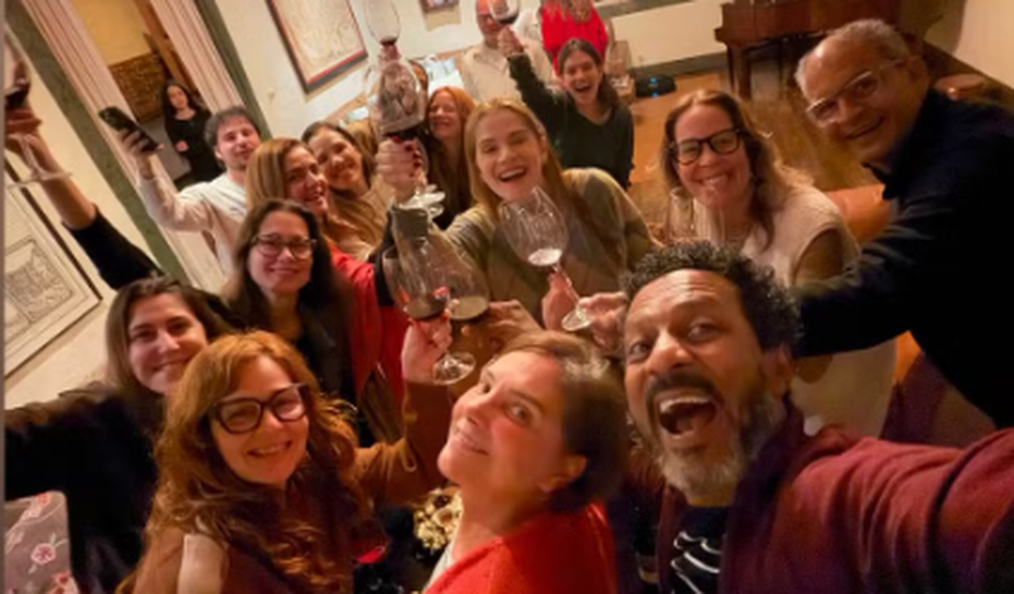 Ingrid Guimarães faz 'rave' de três dias pra celebrar seus 54 anos