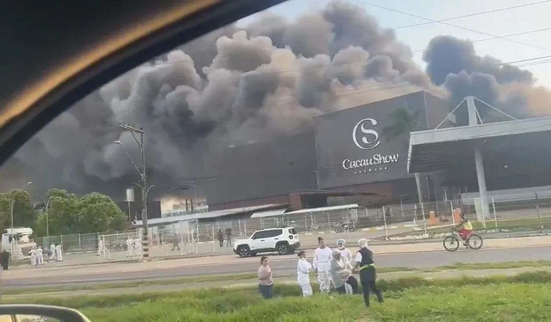 Incêndio atinge fábrica da Cacau Show em Linhares, no Norte do ES