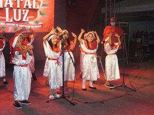 Apresentações escolares encerram o fim de semana do Natal Luz de Palmeira