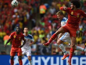 Bélgica vence a Rússia com gol no fim em jogo sonolento no Maracanã