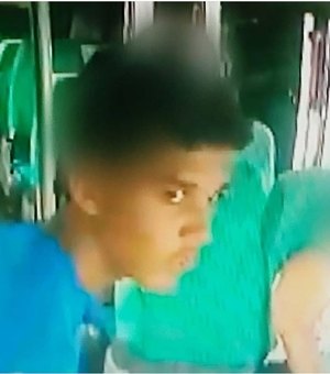 [Vídeo] Mãe reconhece filho como assaltante de micro-ônibus após reportagem