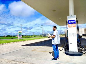 Procon Arapiraca autua postos de combustíveis por preço da gasolina