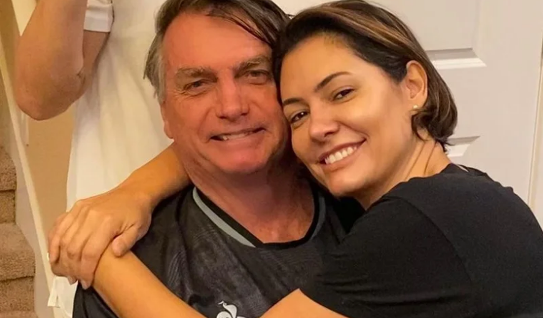 Michelle se manifesta após fim da cirurgia de Bolsonaro em Brasília