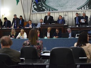 Olavo Calheiros e Jó Pereira protagonizam debate na ALE