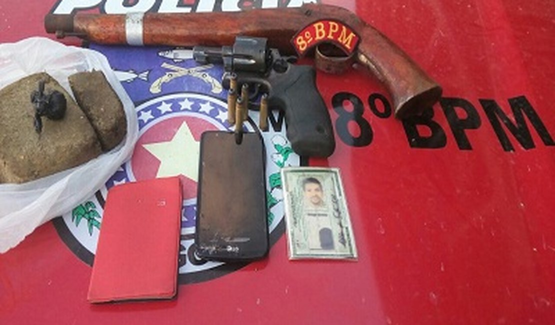 Polícia prende suspeitos e apreende 1kg de maconha, celulares e arma de fogo