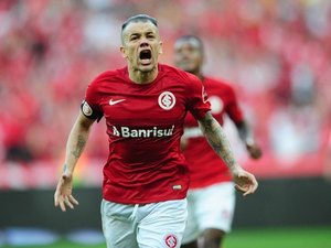 Série B: Inter vence e se isola na liderança; aumenta a briga contra o rebaixamento