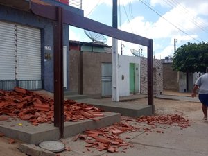 [Vídeo] Telhado de lanchonete desaba em Arapiraca