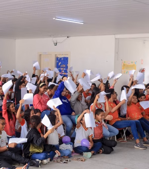 Agosto Lilás: Secretaria da Mulher e Patrulha Maria da Penha orientam estudantes em Penedo