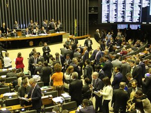 Reforma da Previdência: deputados votam hoje emendas e destaques