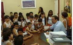 Vice-governador e secretario da educação Luciano Barbosa