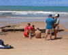 Bombeiros resgatam mãe e filho de afogamento em praia de Maceió