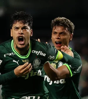 Com gols que ‘caíram do céu’, Palmeiras vence o Coritiba e encerra série negativa no Brasileirão