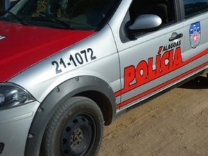 Homem é encontrado morto dentro de residência