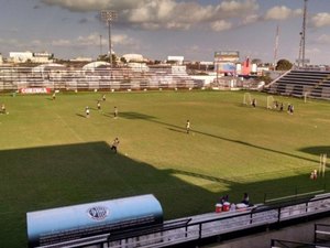 Alvinegros treinam pesado no Fumeirão