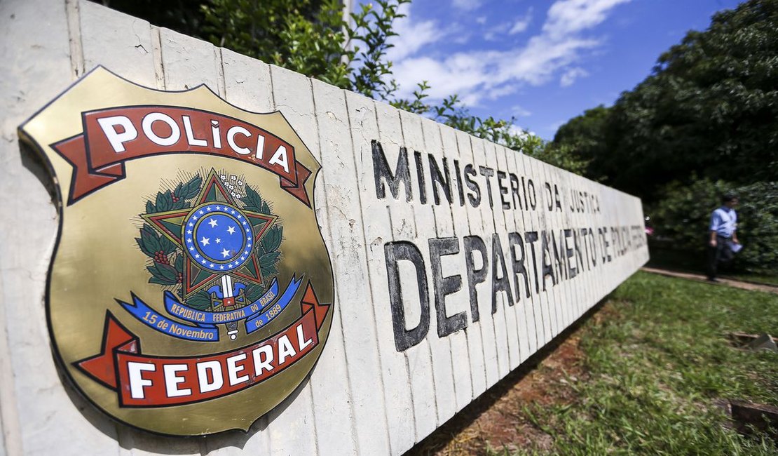 Operação da Polícia Federal investiga tráfico de drogas em aviões da FAB