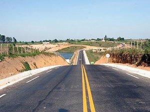 Dupla faz arrastão em ônibus na zona rural de Arapiraca