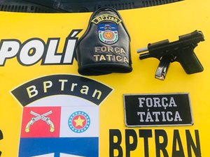Homem troca tiros com a polícia e consegue fugir no Clima Bom