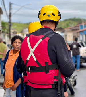 Bombeiros atendem 111 ocorrências devido às chuvas em Maceió e Rio Largo