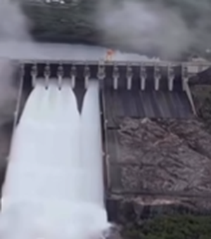 Abertura de comportas da usina de Xingó impressiona moradores no Sertão