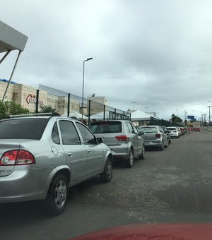 [Vídeo] Primeiro dia de vacinação dos idosos a partir de 68 anos é marcado por grande movimentação, em Arapiraca