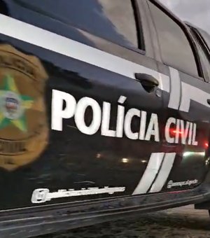Mulher é presa em AL por envolvimento em esquema de desvio de verbas liderado por servidora de Goiás
