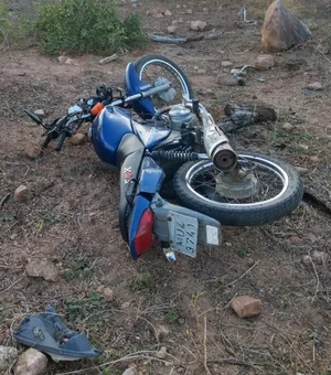 Identificadas vítimas de colisão entre moto e árvore em São José da Tapera