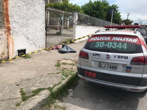 Adolescente é assassinado durante partida de futebol no bairro do Vergel