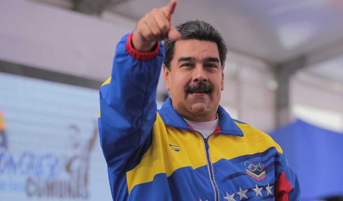 Maduro anuncia fechamento da fronteira com o Brasil