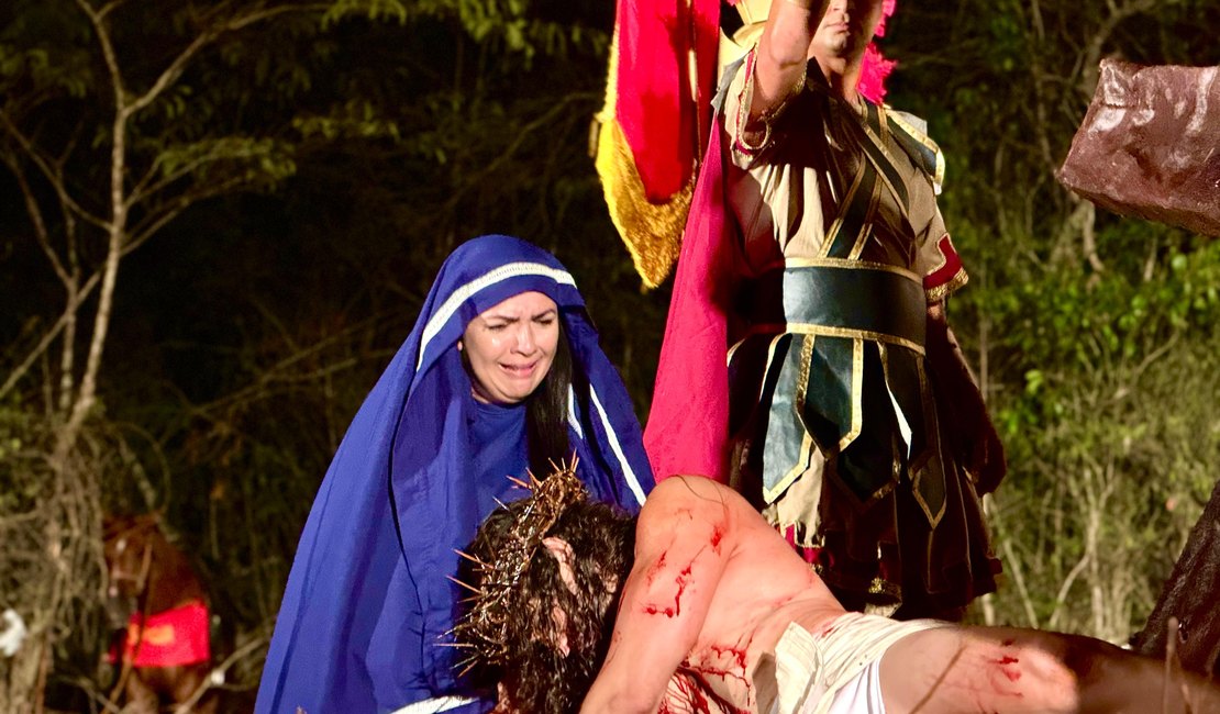 [Vídeo] Espetáculo da Paixão de Cristo no Morro Santo da Massaranduba, em Arapiraca, continua grandioso