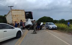 Acidente na AL-105 deixou dois mortos