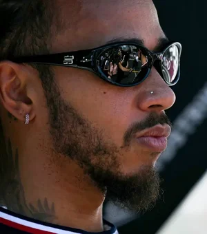 Hamilton diz que cogitou abandonar Mercedes após GP do Brasil na F1