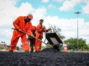 Mais de 3 mil toneladas de asfalto já foram utilizadas para recuperar vias em Maceió